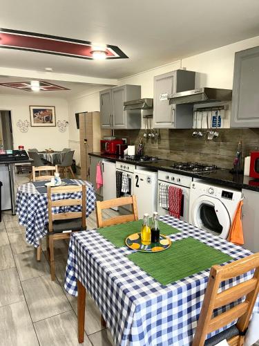 Penn Gardens Flats 1 - 2 , Rooms 3 - 4 - Norton Mandeville