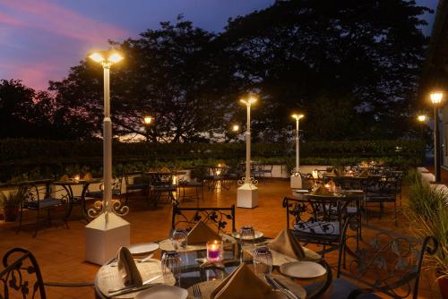 Étterem, Brunton Boatyard - CGH Earth near Kashi Művészeti Galéria