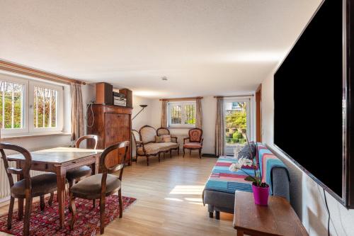 Superior One-Bedroom Apartment