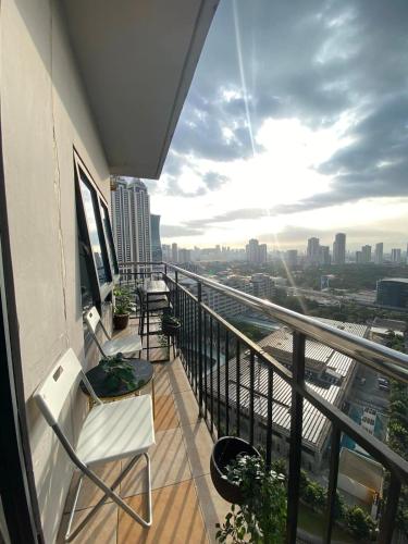 2 BR Unit with 180 degree view in Ortigas, Manila