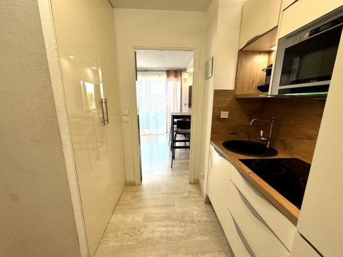 Charmant studio, piscine, vue mer proche Monaco in Cap-d'Ail