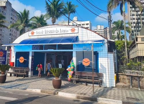 Apto Tombo Guaruja 2dorm 2wc e pe na areia com elevador e ar condicionado near Restaurante Consulado