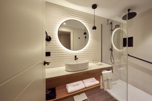 Superior Double Room image 5