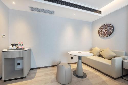 Double Room with Private Bathroom image 2