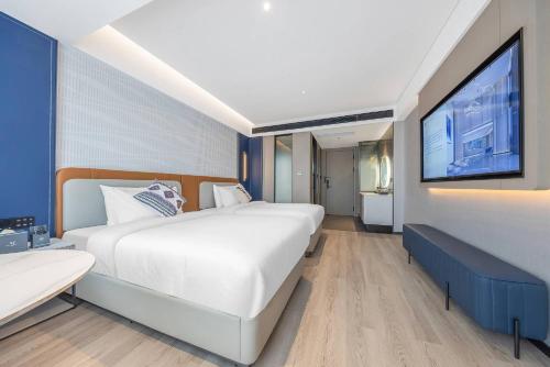 Deluxe Twin Room image 3