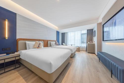 Deluxe Twin Room image 1