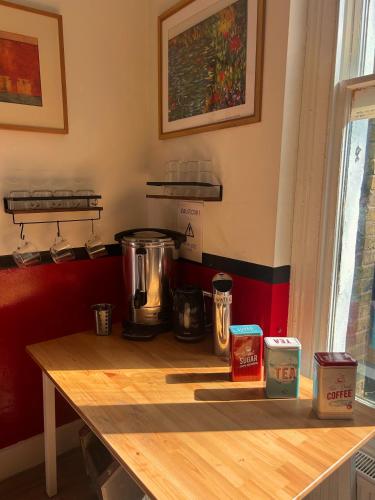 Saint James Backpackers - image 11