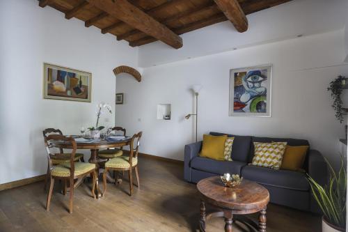 Family Apartment in Oltrarno Florence - image 8