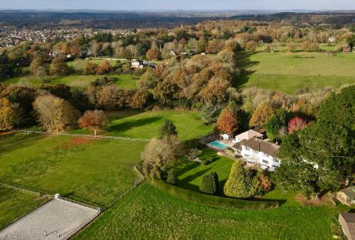 Luxury New Forest Holiday Home with Pool and Hot tub
