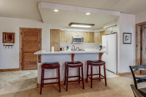 Torian Creekside III - image 13