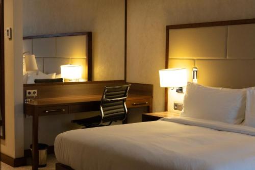 room detail thumbnail 1