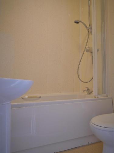 Town House Rooms - image 5