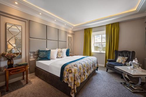 Cork's Vienna Woods Hotel & Villas in Glanmire