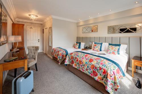 Deluxe Double and Single Room image 2