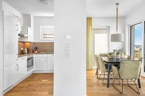 ห้องครัว, Ocean Sky- 3 OG, Maisonette, Balkon, Kamin in โอลเพนิทซ์