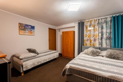 Triple Room with Private Bathroom image 6