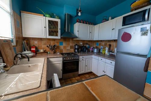 Three-Bedroom Apartment image 10