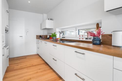 מטבח, Blue Sky - exklusives Penthouse mit freiem Blick auf die Ostsee in אולפניטז