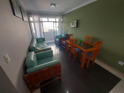 Apartamento 100 m da praia – khách sạn tại Vila Luis Antonio