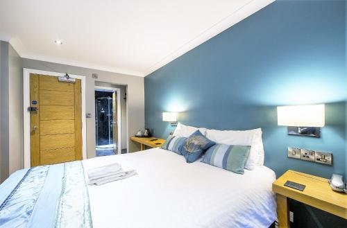 Double room, private bathroom