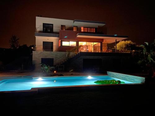 Luxury villa piscine chauffée confort exceptionnel (Luxury villa piscine chauffee confort exceptionnel) in Aco de Gilous