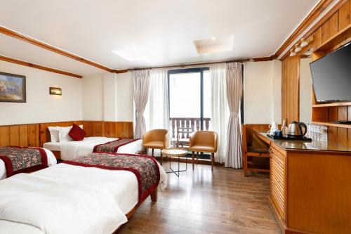 Deluxe Double or Twin Room