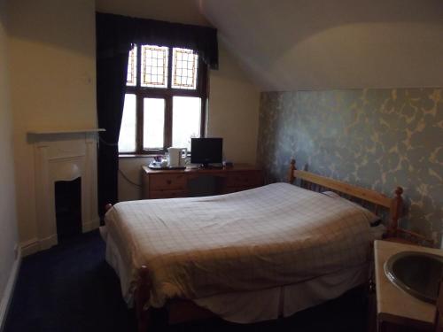 Oakfield Lodge Guest House Stockport