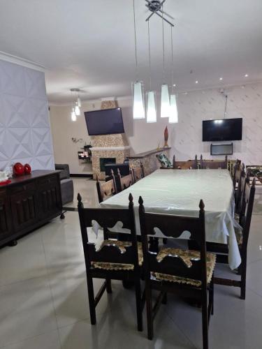 Veloso casa amarela in หาดเวโลโซ