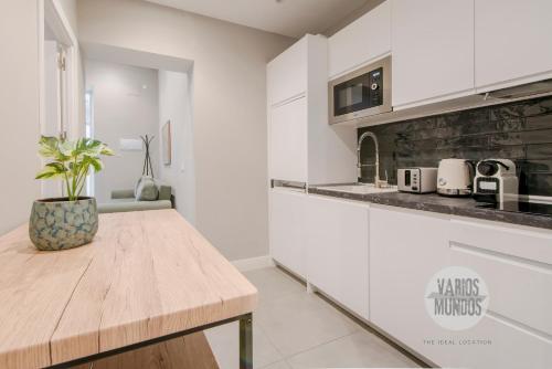 Modern Design Apt para 7 en Cortes-Museo del Prado - image 6