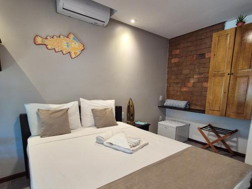 1 double bed, 1 twin bed