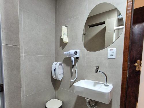 Standard Room with Partial Sea Views image 4