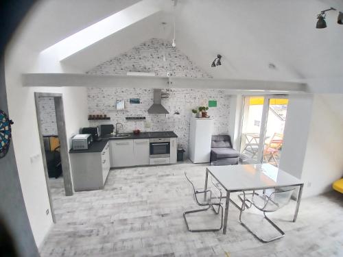 8x8 Tetőtér Apartman - Location saisonnière - Szeged