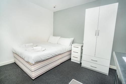 Compact & Cosy Central Coventry Budget Studio, Ковентри (фото 7)
