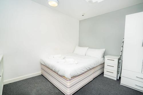 Compact & Cosy Central Coventry Budget Studio, Ковентри (фото 2)