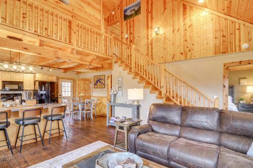 Modern Cabin with Grill Near Golf and Bass Fishing! in Frogue, USA