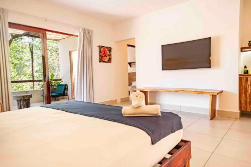 Deluxe Suite image 10
