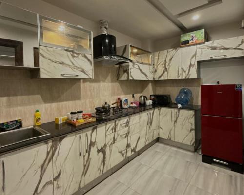 Two bedroom Luxury Apartment in Lahore - image 11