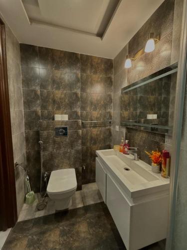 Two bedroom Luxury Apartment in Lahore - image 14