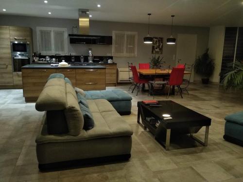 Comfortable house gîte à louer Douneau