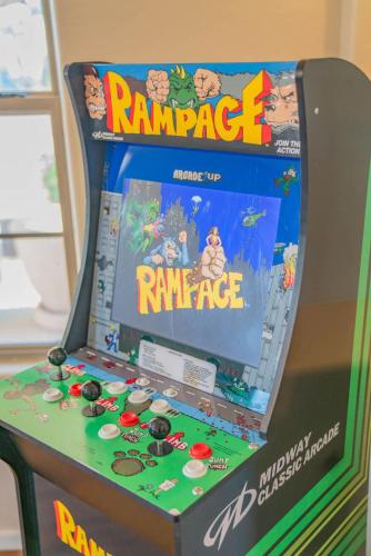 Family Fun Retreat Mesa AZ w Pool