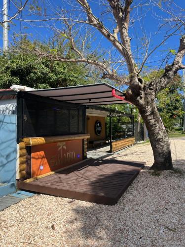 ห้องอาหาร, Tiny wooden home in เบกา อัลตา