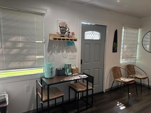 Tiny wooden home in เบกา อัลตา