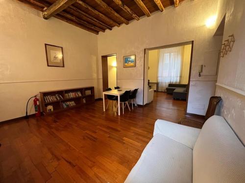 La Dolce Vita - Rione Campo Marzio the Beating Heart of Rome, Рим (фото 4)