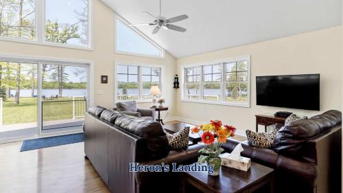 Herons Landing - Open Concept Lakefront Home with Rec Room and Fire Pit