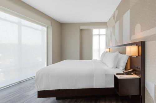 Cambria Hotel College Park - image 11