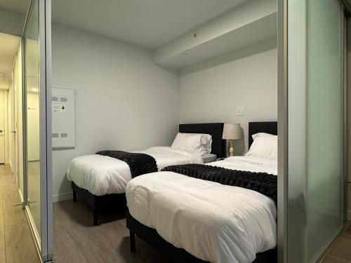 Deluxe Double Room (2 Adults + 1 Child) image 7