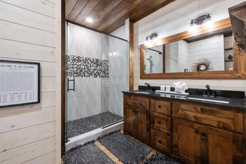 Chic Rustic Cabin- Woodsy Retreat in Eagle Mt