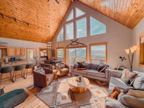 Sunset, Lake and Mtn View, Theater, Hot Tub, Xbox, Close to Sunday River in Bethel (ME)