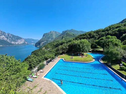 Peldbaseins, Residence sul Lago di Como vicino Bellagio in Valbrona