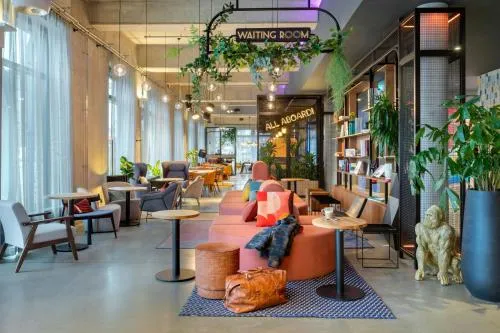 Moxy Berlin Ostbahnhof in Berlin, Deutschland